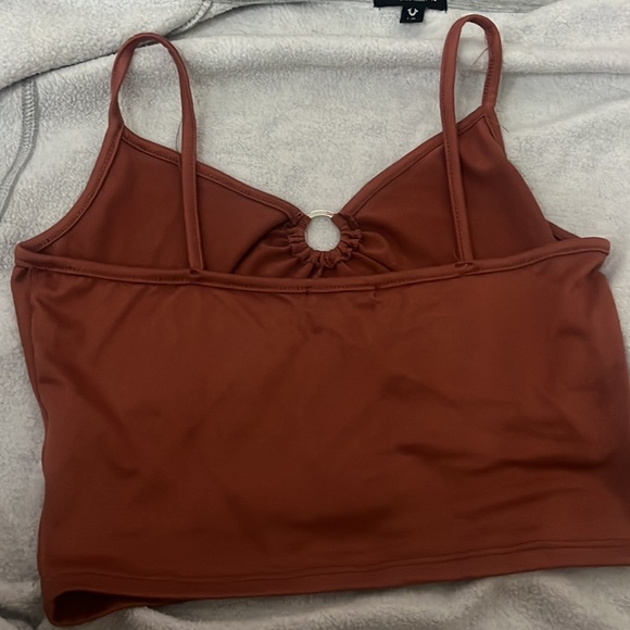 A brownish orange crop top - Picture 2 of 2